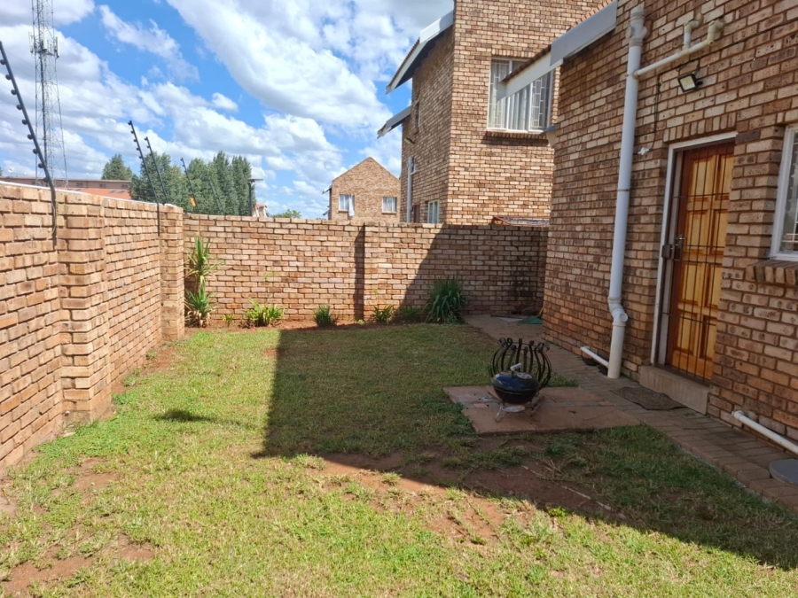 To Let 2 Bedroom Property for Rent in Baillie Park North West